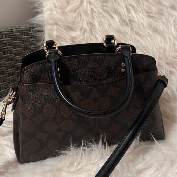 Coach mini carry all brand new - Picture 2 of 7